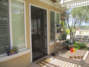 Retractable Screen Doors in Calabasas