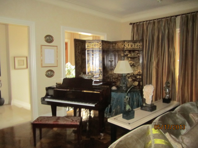 Screens in Piano and Music Room