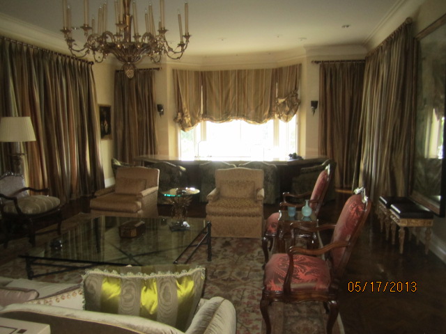 Screens in Piano and Music Room