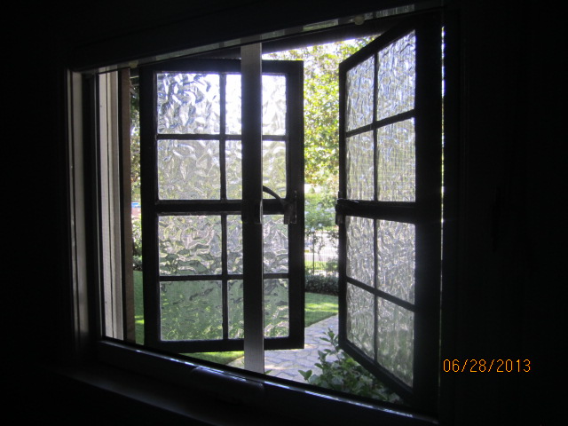 Beverly Hills Retractable Screen Windows | Screen Doors & Window ...